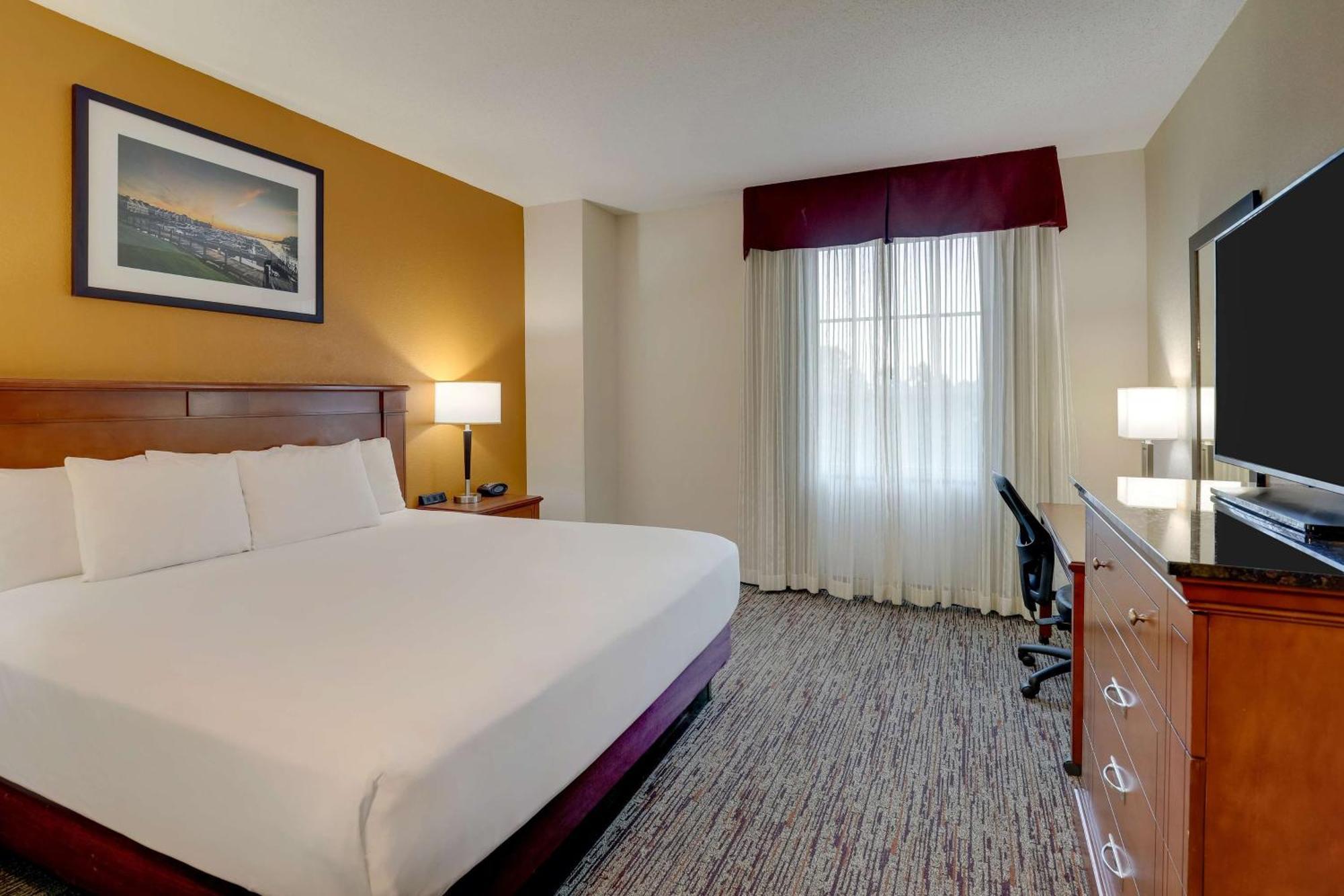 Drury Inn & Suites Charlotte Northlake Екстер'єр фото