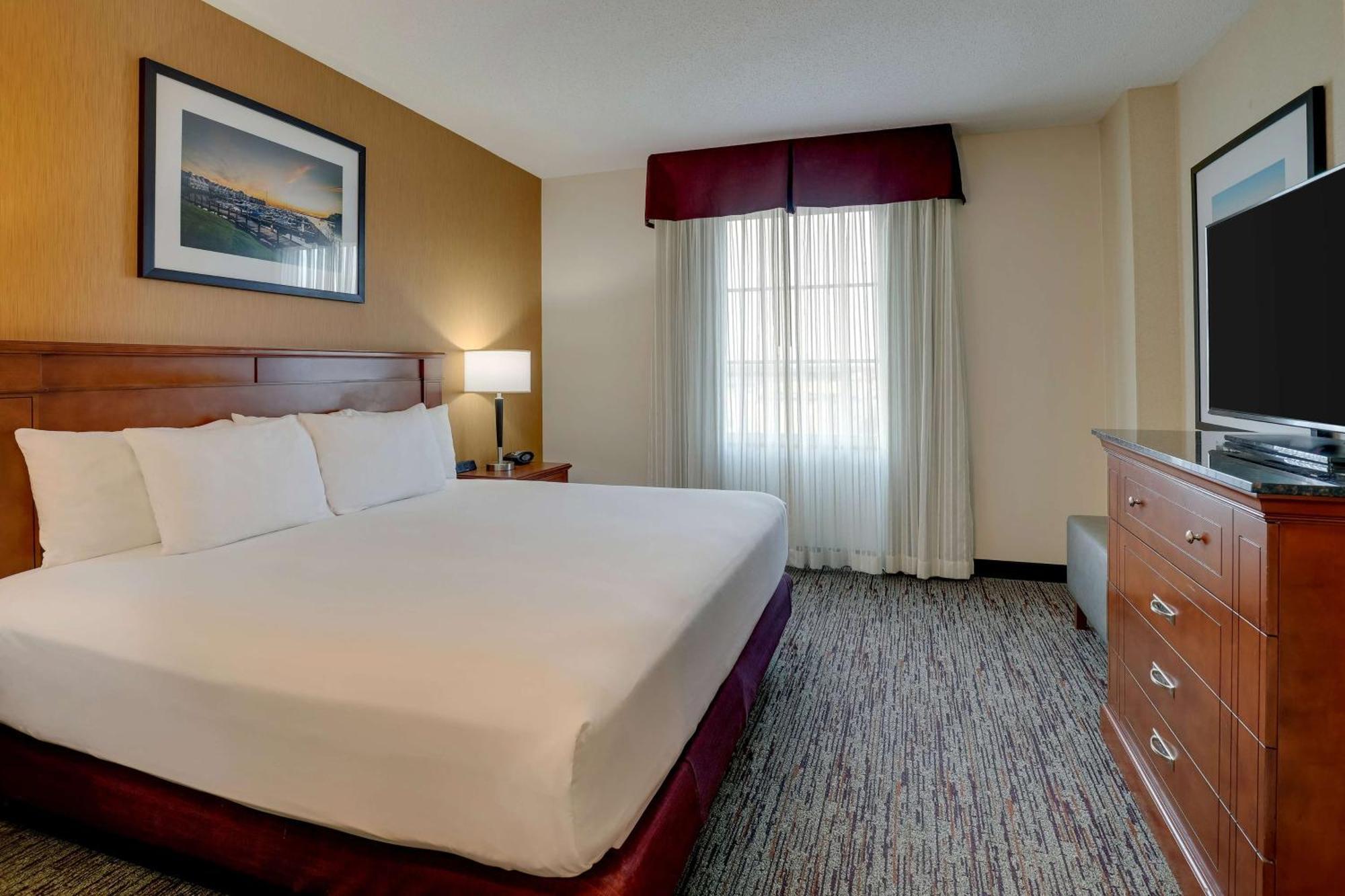 Drury Inn & Suites Charlotte Northlake Екстер'єр фото