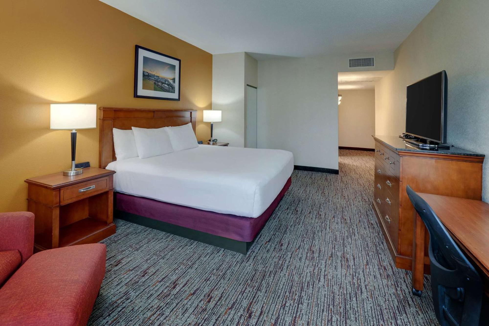 Drury Inn & Suites Charlotte Northlake Екстер'єр фото