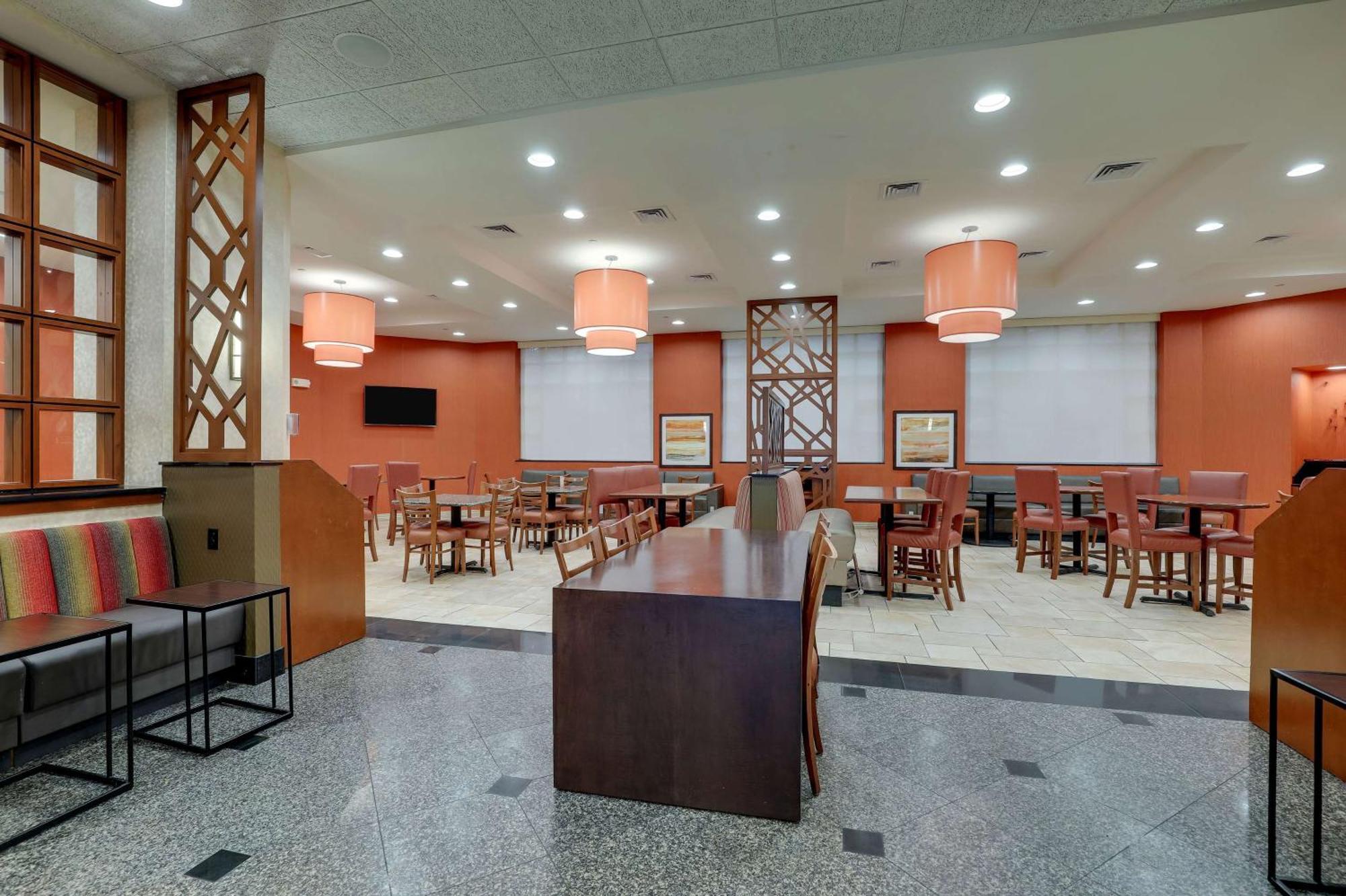 Drury Inn & Suites Charlotte Northlake Екстер'єр фото