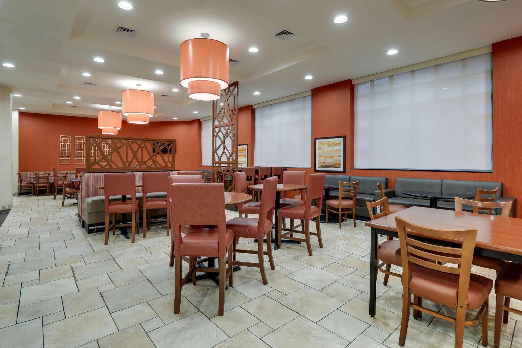 Drury Inn & Suites Charlotte Northlake Екстер'єр фото